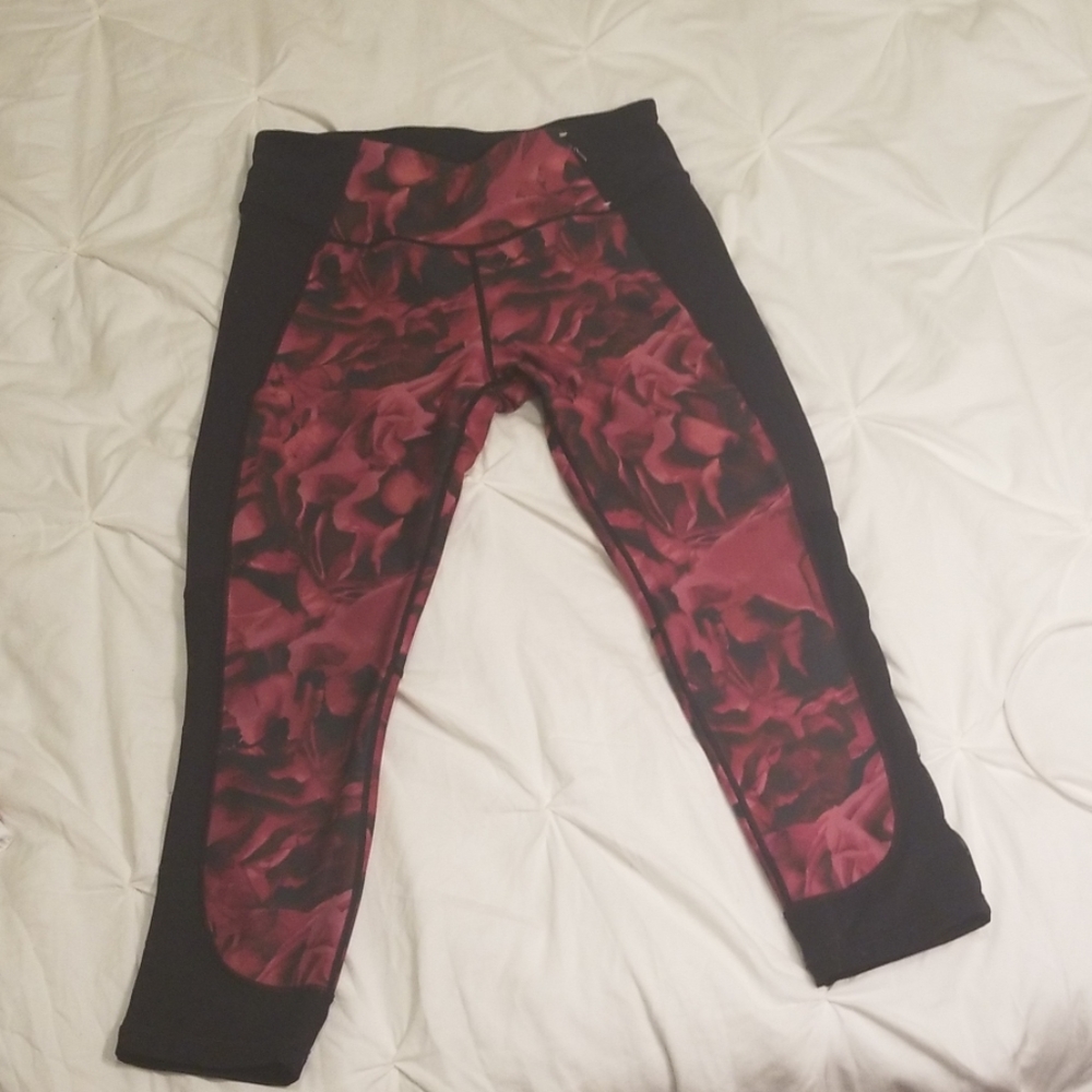 2/$20 Abstract Print Yoga Capris